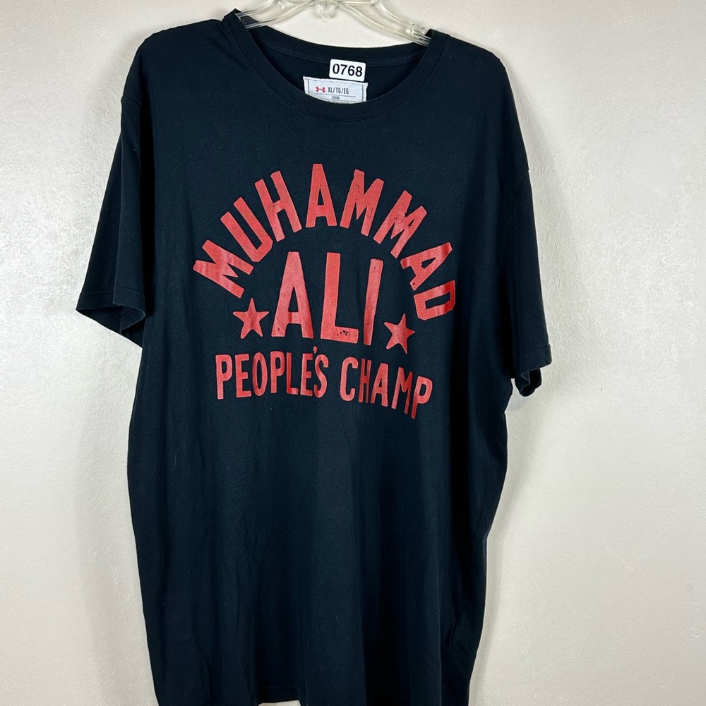 Under armor  size X-Large roots of fight (boxing) pre worn no flaws